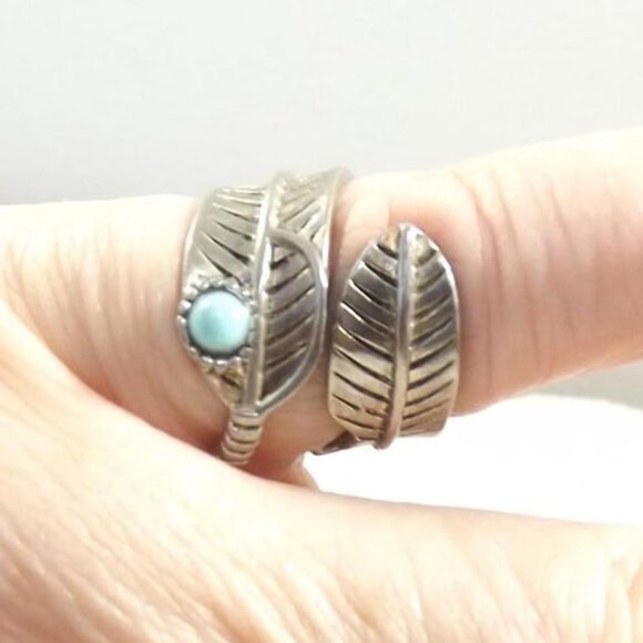 Vintage Feather and Turquoise Stone Ring - Picture 7 of 10